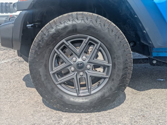 Used 2025 Jeep Wrangler Sport AWD/4WD image 22