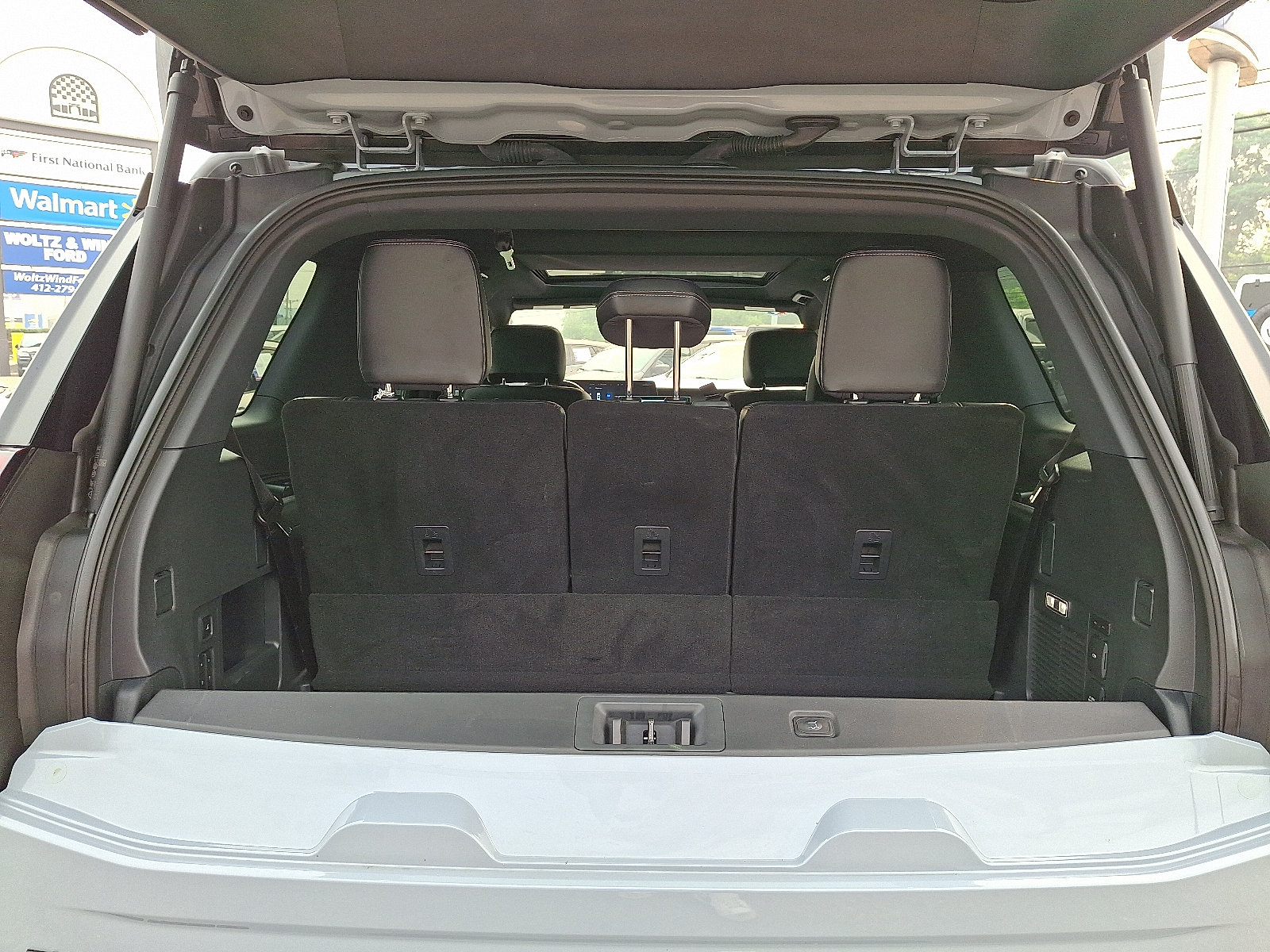 Certified 2025 Ford Expedition Platinum w/ Stealth Appearance Package AWD/4WD image 28