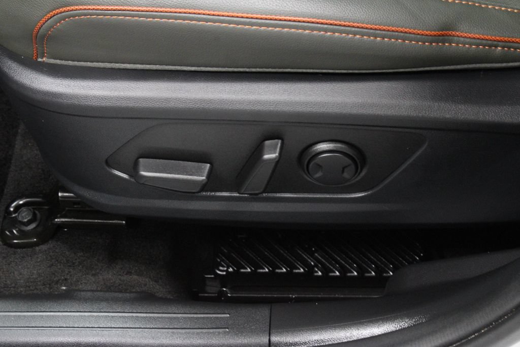 Used 2025 Hyundai Santa Cruz Limited AWD/4WD image 25