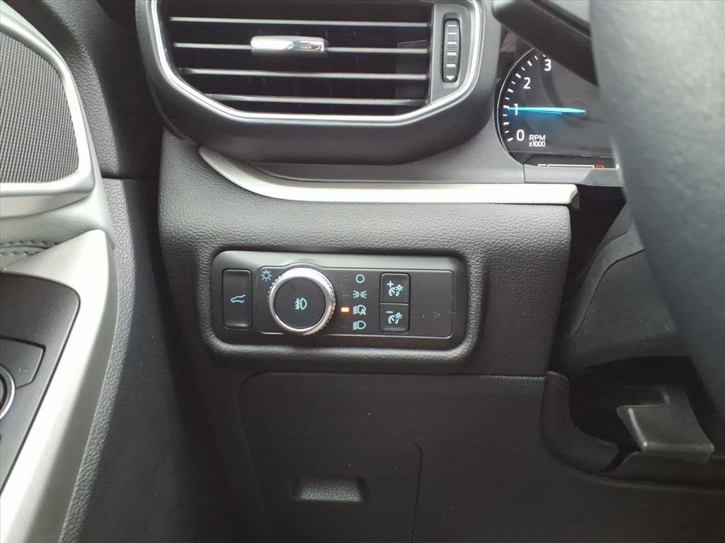 Certified 2021 Ford Explorer XLT w/ Equipment Group 202A image 18