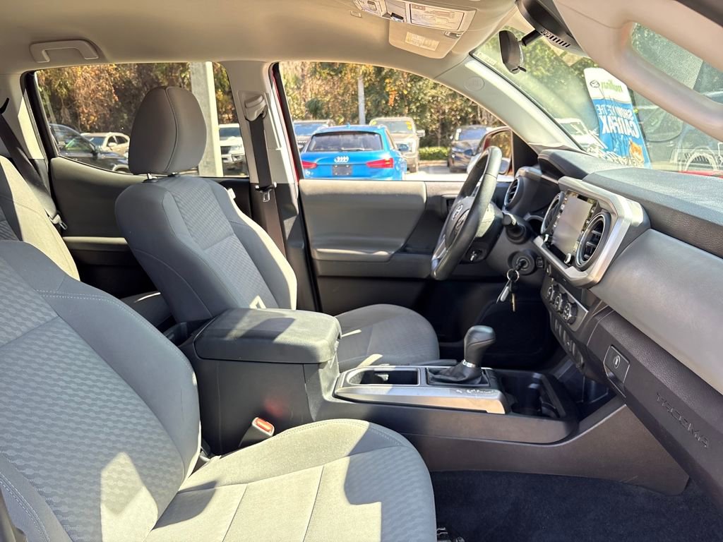 Used 2021 Toyota Tacoma SR5 w/ SR5 Appearance Package (SM) image 26