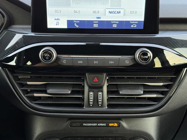 Certified 2025 Ford Escape ST-Line Select AWD/4WD image 16
