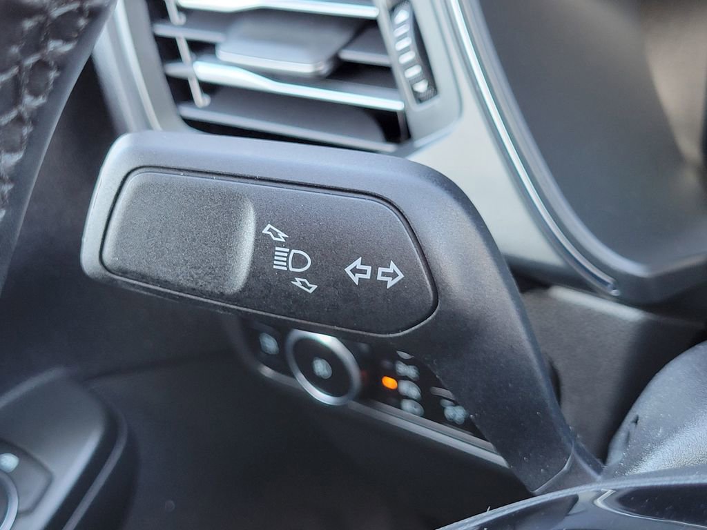 Certified 2025 Ford Escape SE w/ PHEV Premium Package image 32