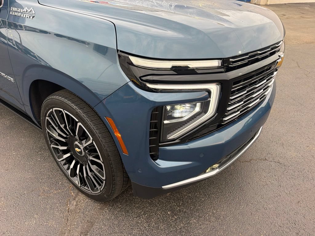 Used 2025 Chevrolet Tahoe High Country AWD/4WD image 14