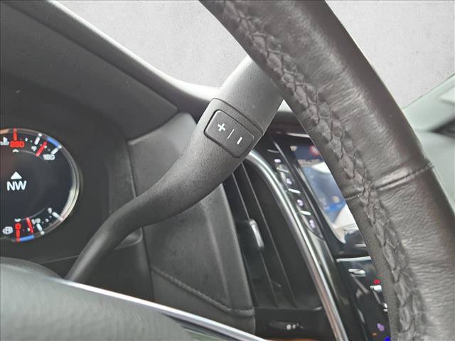 Used 2020 Cadillac Escalade Premium Luxury w/ Escalade Sport Edition AWD/4WD image 12