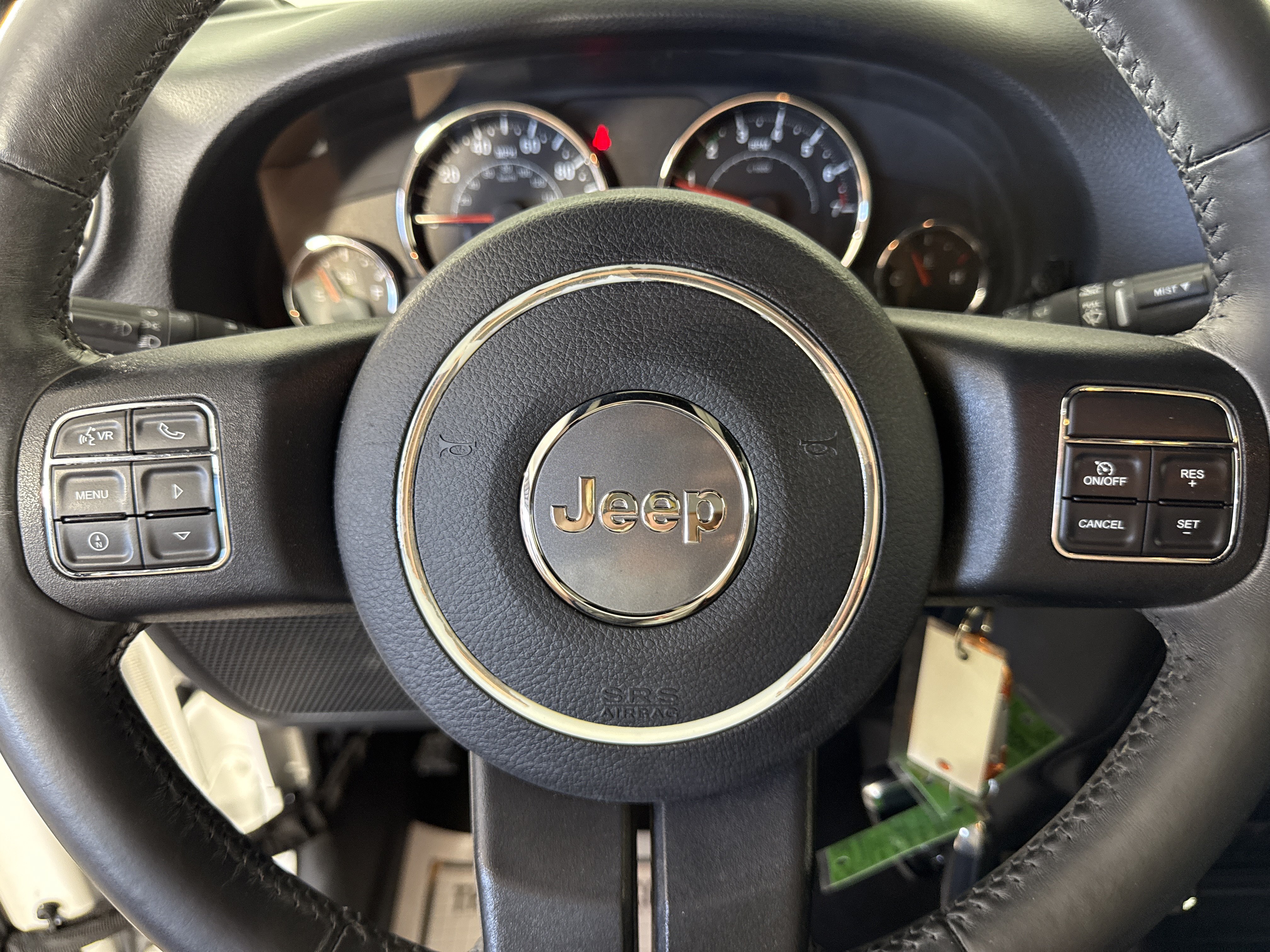 Used 2017 Jeep Wrangler Unlimited Sahara w/ Connectivity Group AWD/4WD image 25