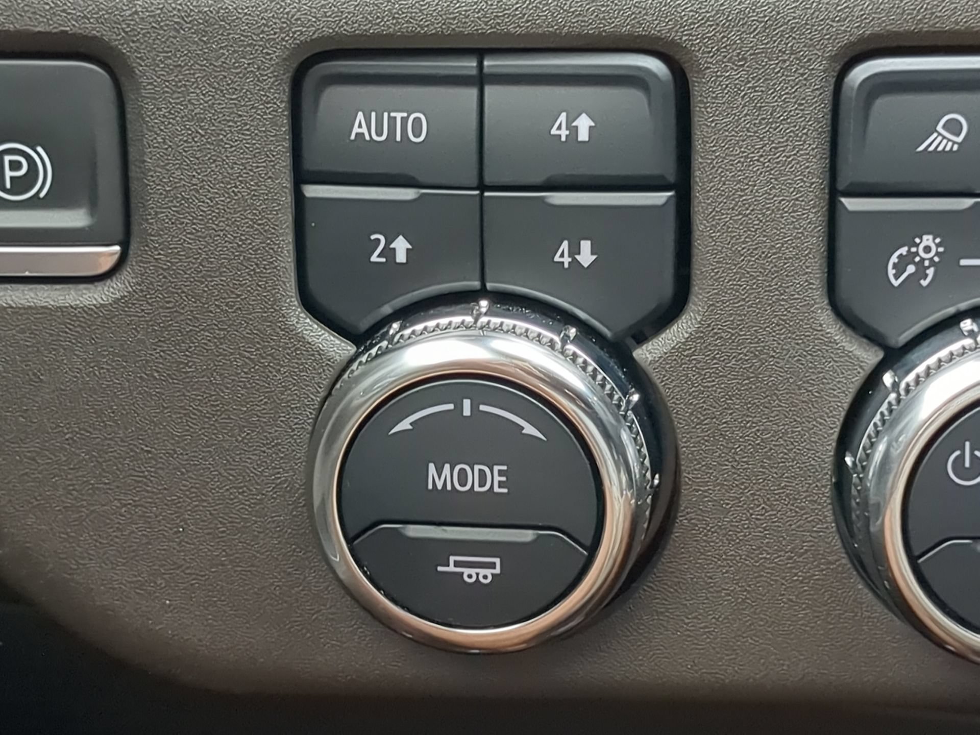 Used 2024 GMC Sierra 2500 SLT w/ SLT Premium Package AWD/4WD image 62
