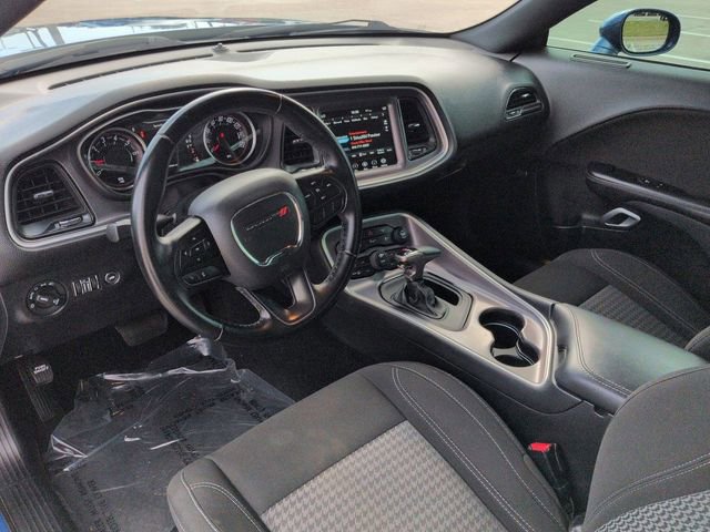 Used 2020 Dodge Challenger SXT w/ Driver Convenience Group image 15