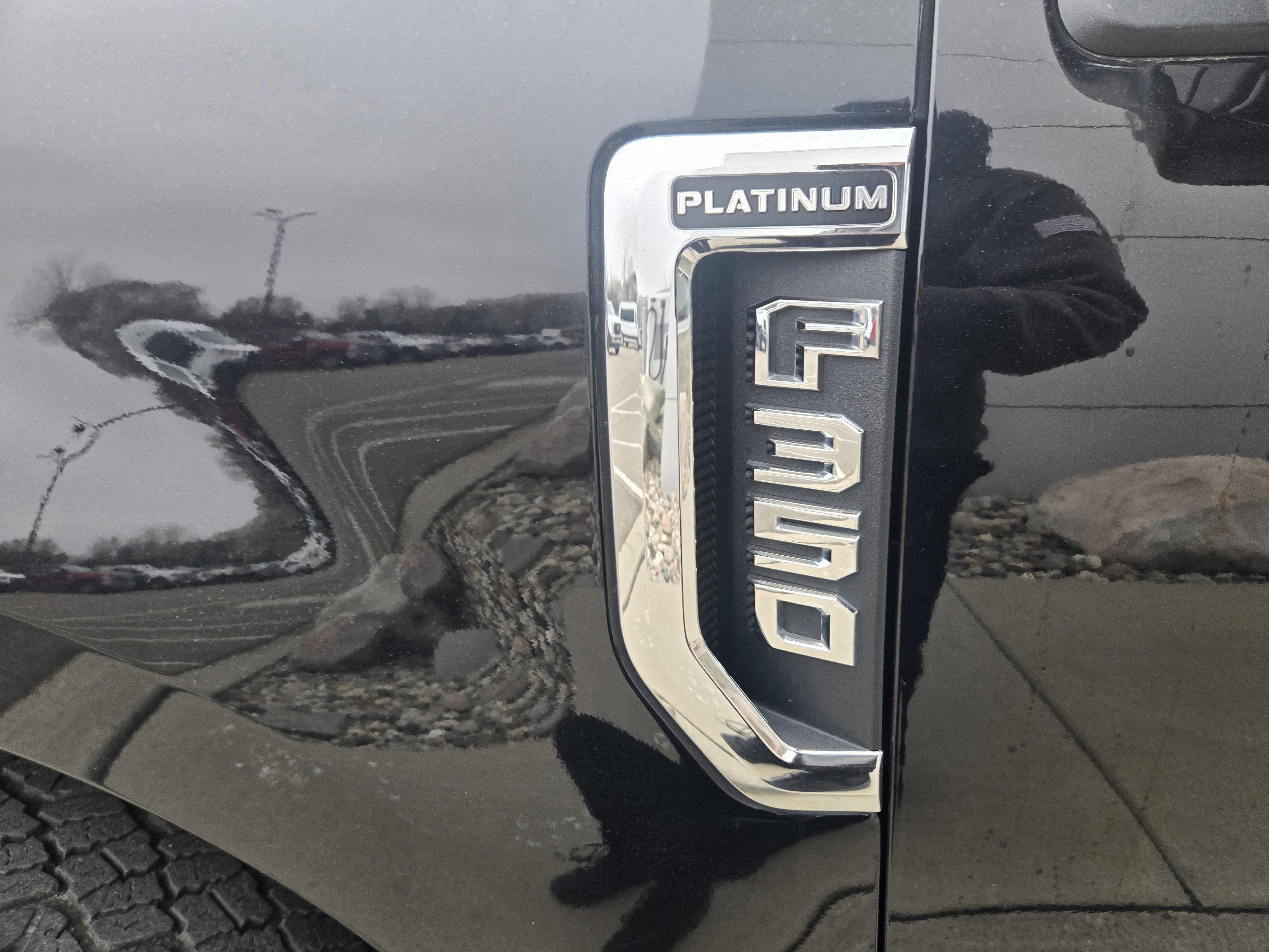 Certified 2019 Ford F350 Platinum w/ Platinum Ultimate Package image 11