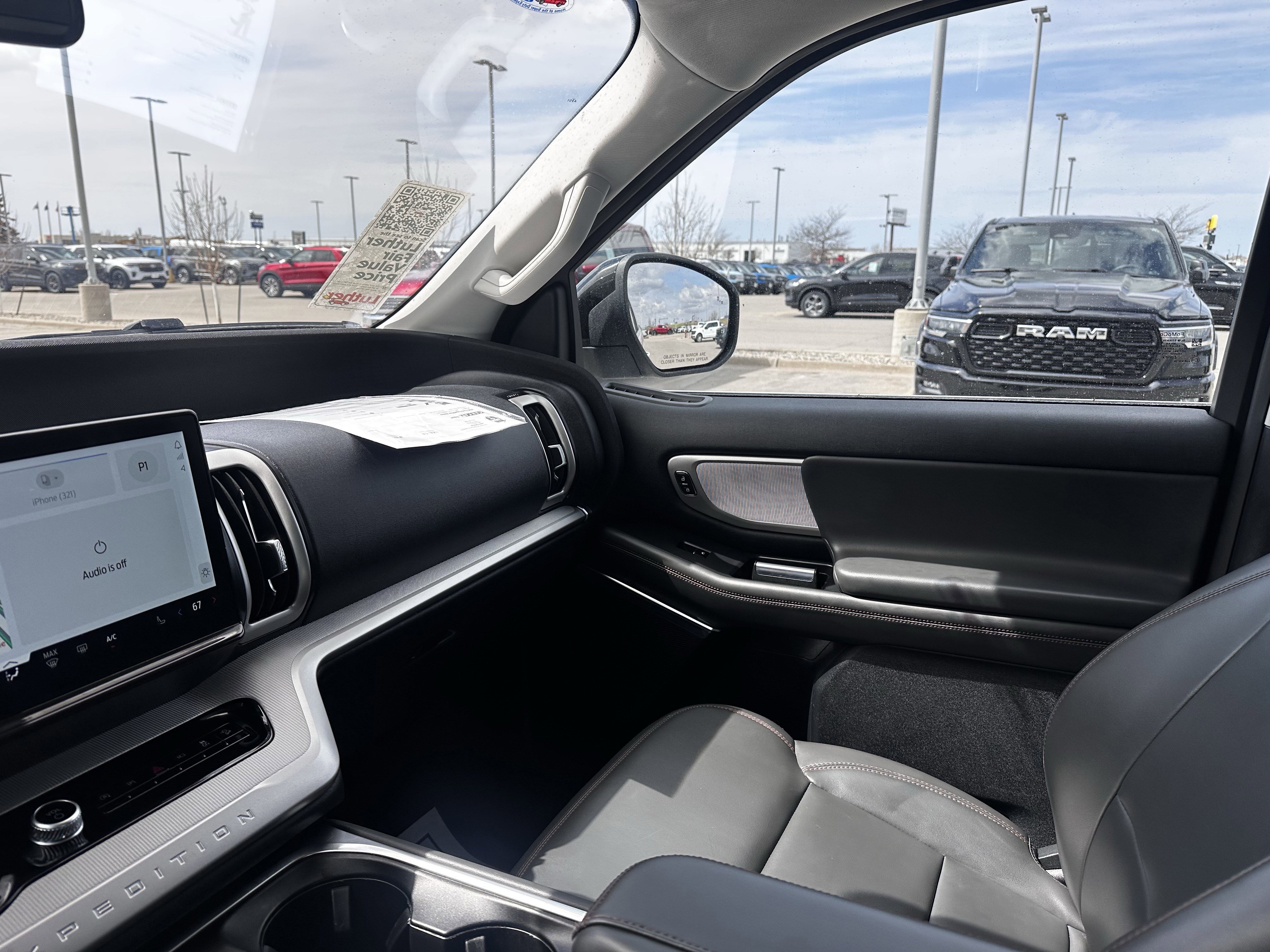 Certified 2025 Ford Expedition Active AWD/4WD image 11