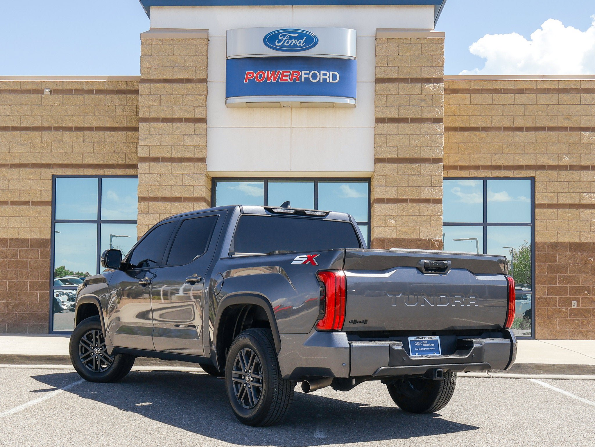 Used 2025 Toyota Tundra SR5 w/ SR5 Convenience Package AWD/4WD image 8
