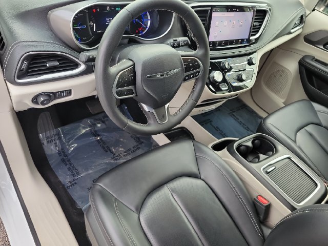 Used 2024 Chrysler Pacifica Limited FWD image 21