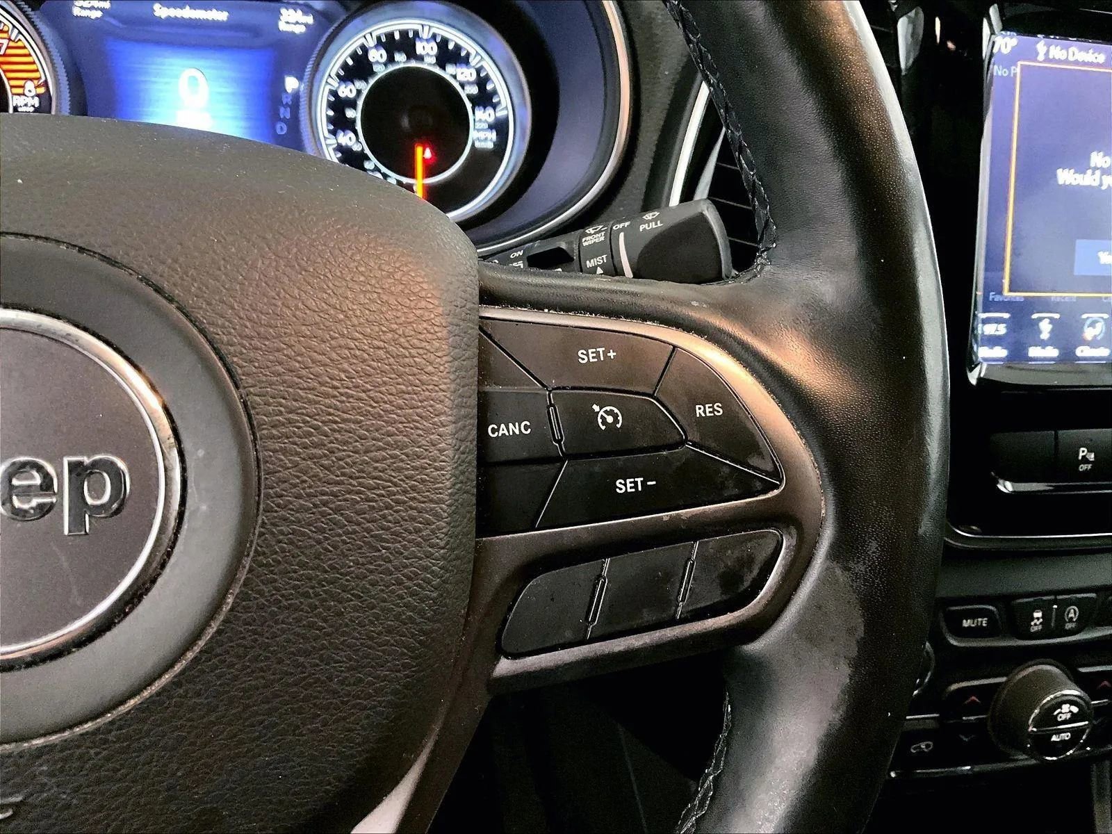Used 2019 Jeep Cherokee Limited AWD/4WD image 18