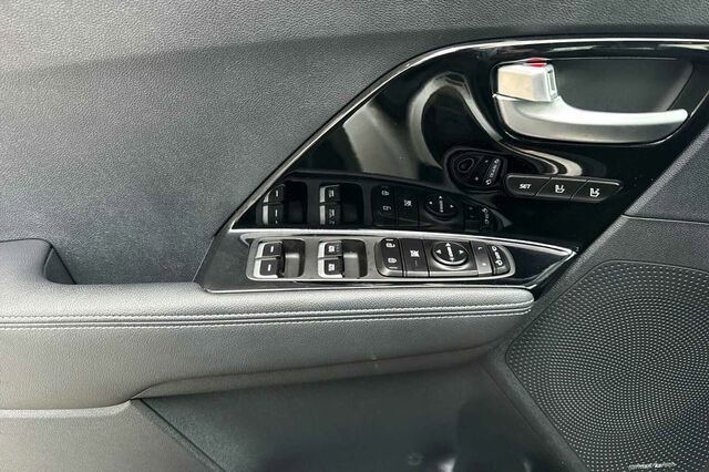 Used 2018 Kia Niro EX Premium image 8