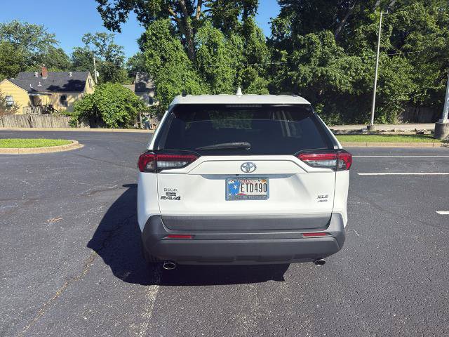 Used 2020 Toyota RAV4 XLE AWD/4WD image 7