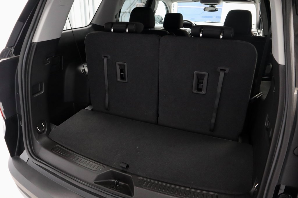 Used 2023 GMC Acadia SLE w/ Driver Convenience Package image 13