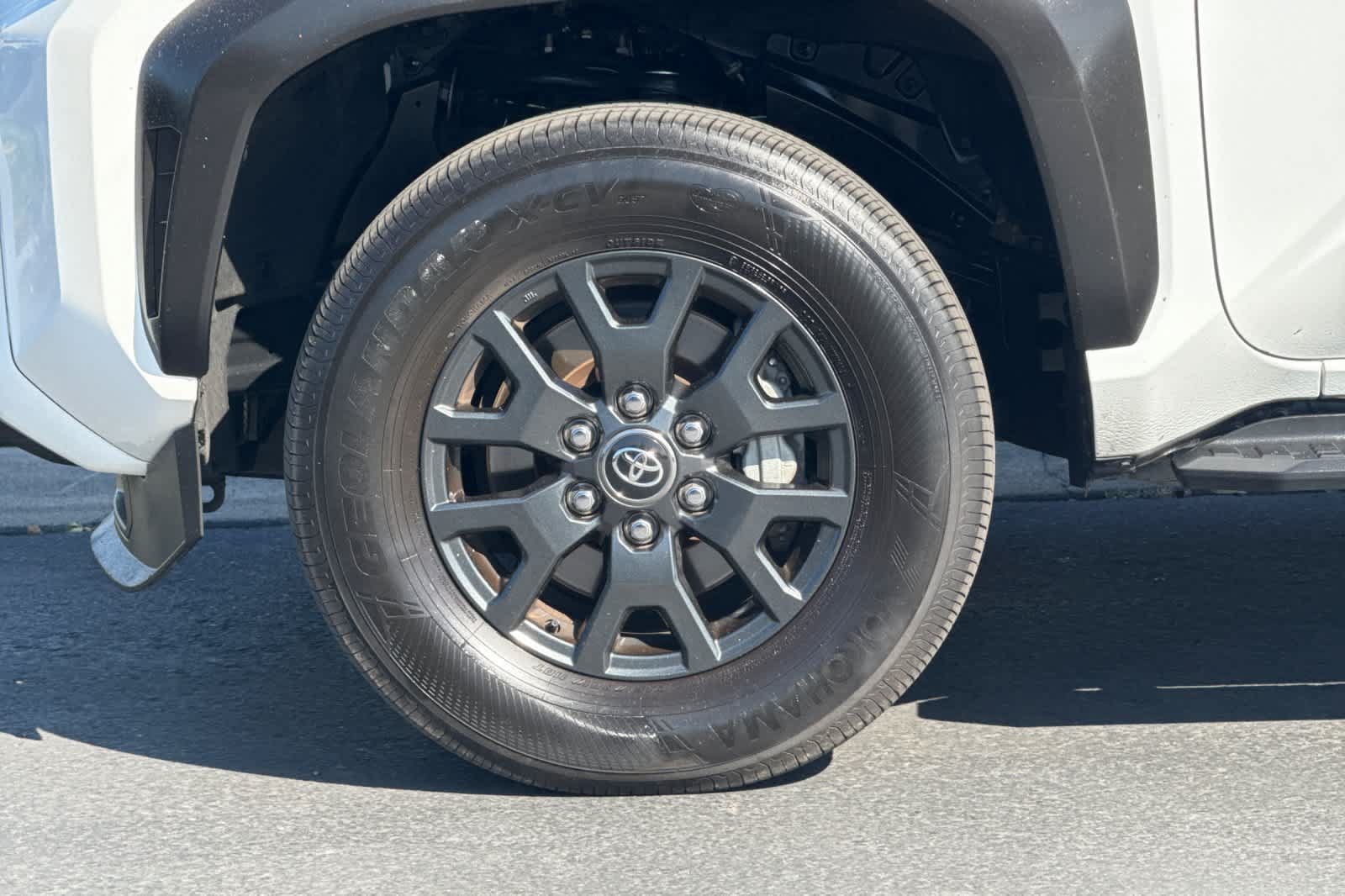 Used 2025 Toyota 4Runner SR5 AWD/4WD image 26