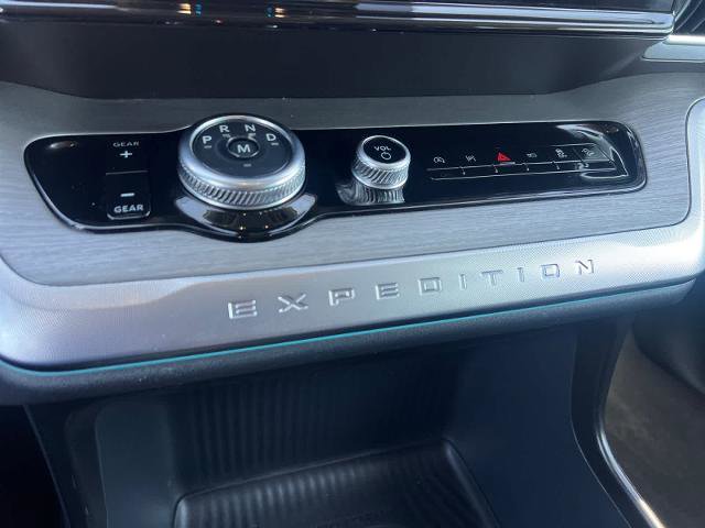 Certified 2025 Ford Expedition Platinum w/ Driver's Package AWD/4WD image 12