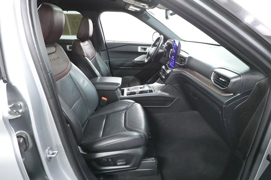 Certified 2023 Ford Explorer Platinum w/ Technology Package AWD/4WD image 35