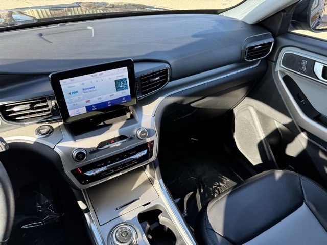 Certified 2022 Ford Explorer XLT w/ Equipment Group 202A image 31