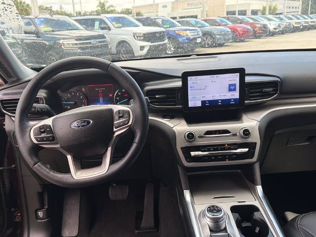 Certified 2023 Ford Explorer XLT w/ Equipment Group 202A AWD/4WD image 7