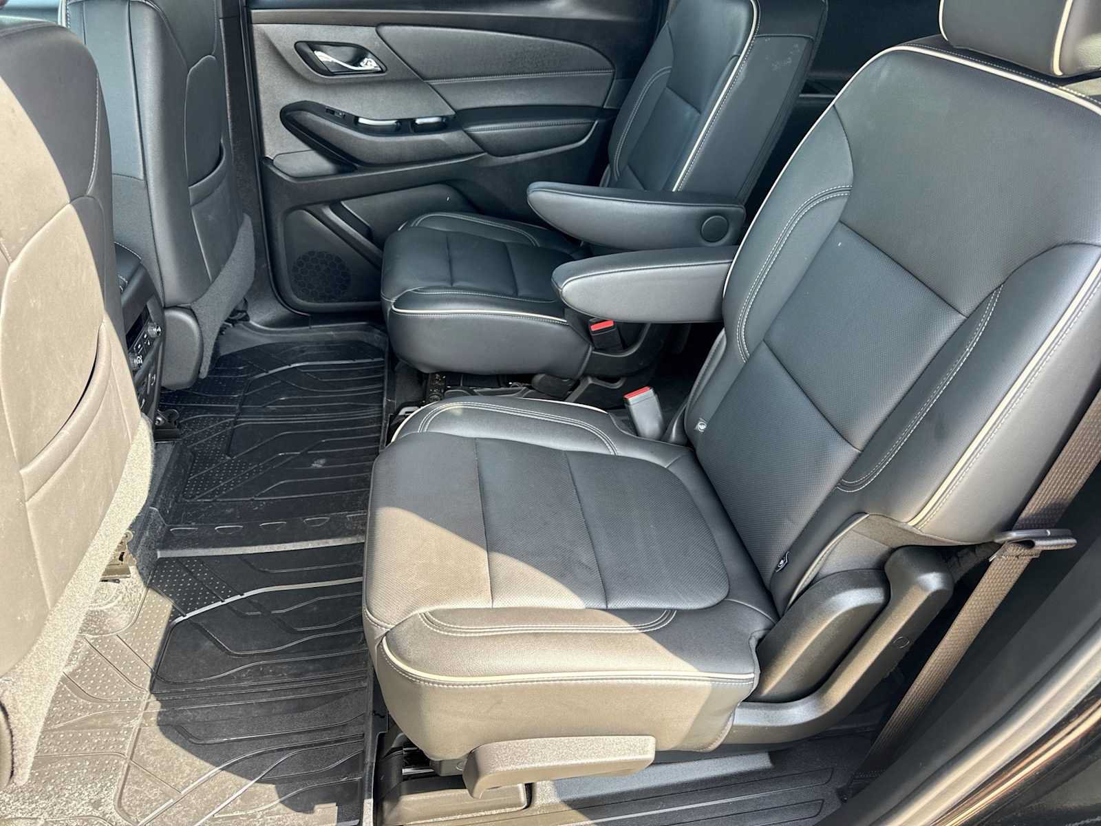 Used 2023 Chevrolet Traverse Premier w/ Redline Edition AWD/4WD image 19