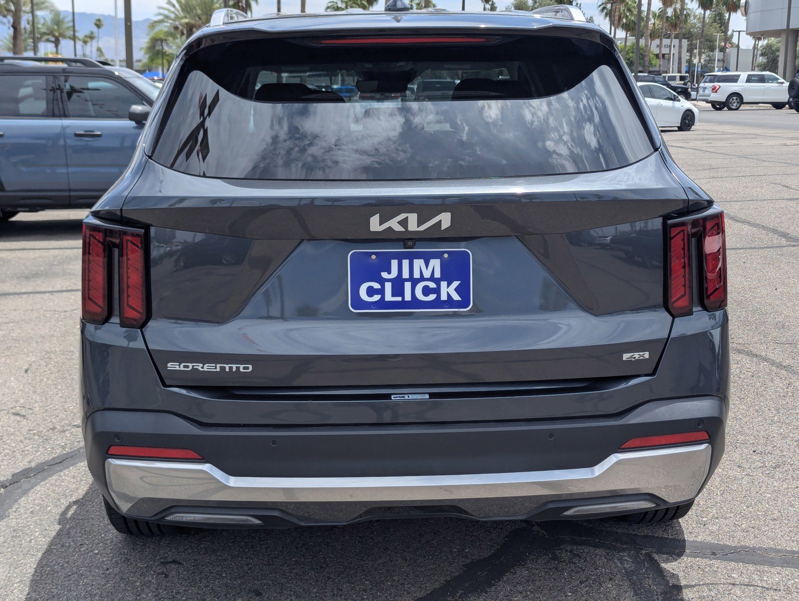 Used 2024 Kia Sorento S AWD/4WD image 3
