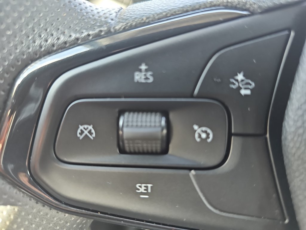Used 2025 Chevrolet TrailBlazer LT FWD image 16