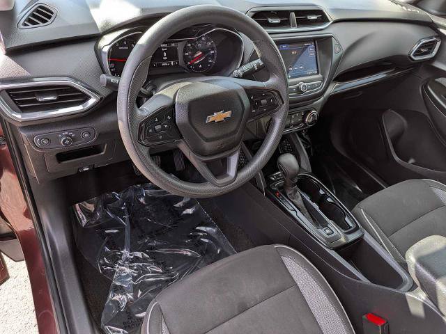 Used 2022 Chevrolet TrailBlazer LT FWD image 2