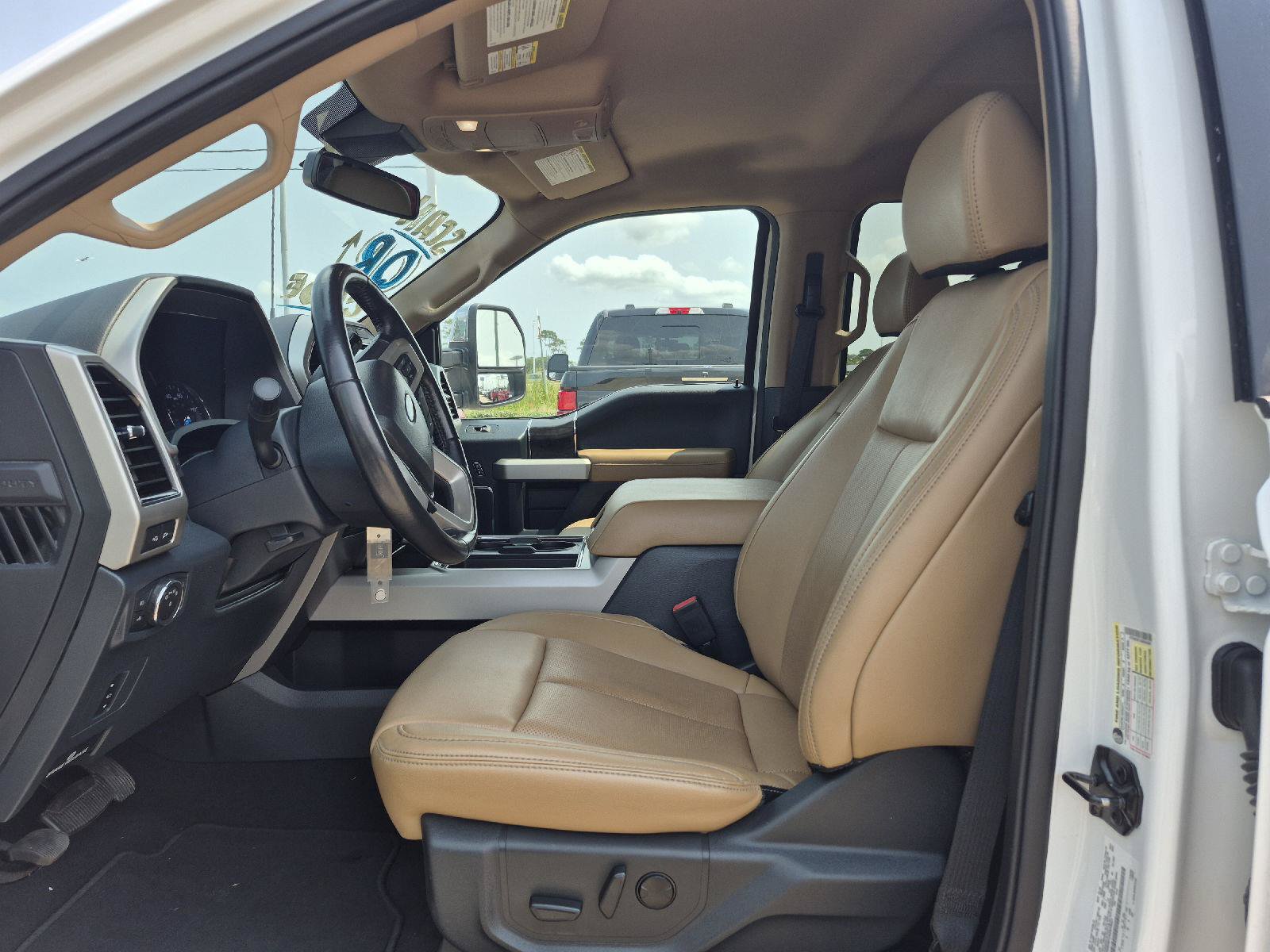 Certified 2022 Ford F350 Lariat w/ Chrome Package AWD/4WD image 2