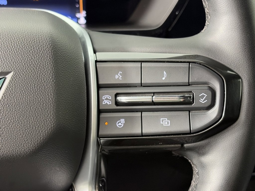 Used 2023 Chevrolet Colorado LT w/ LT Convenience Package III image 18