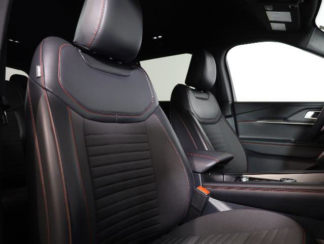 Certified 2025 Ford Explorer ST-Line image 9