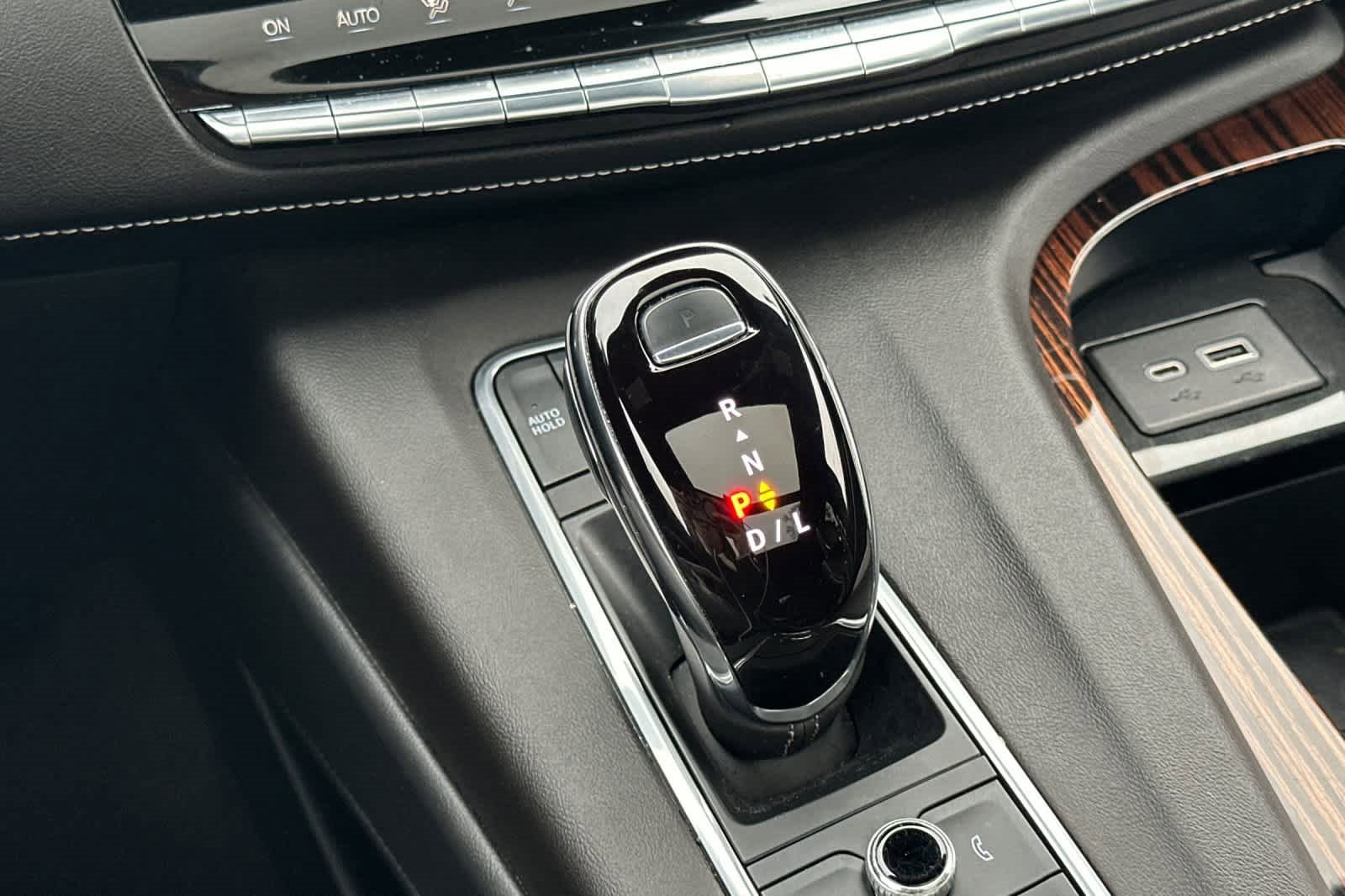 Used 2022 Cadillac Escalade Premium Luxury image 24