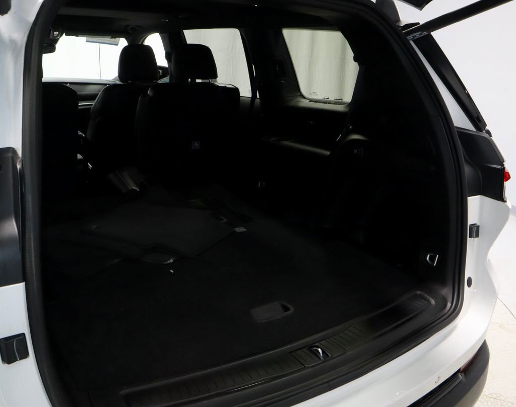 Used 2023 Jeep Grand Cherokee L Laredo AWD/4WD image 13