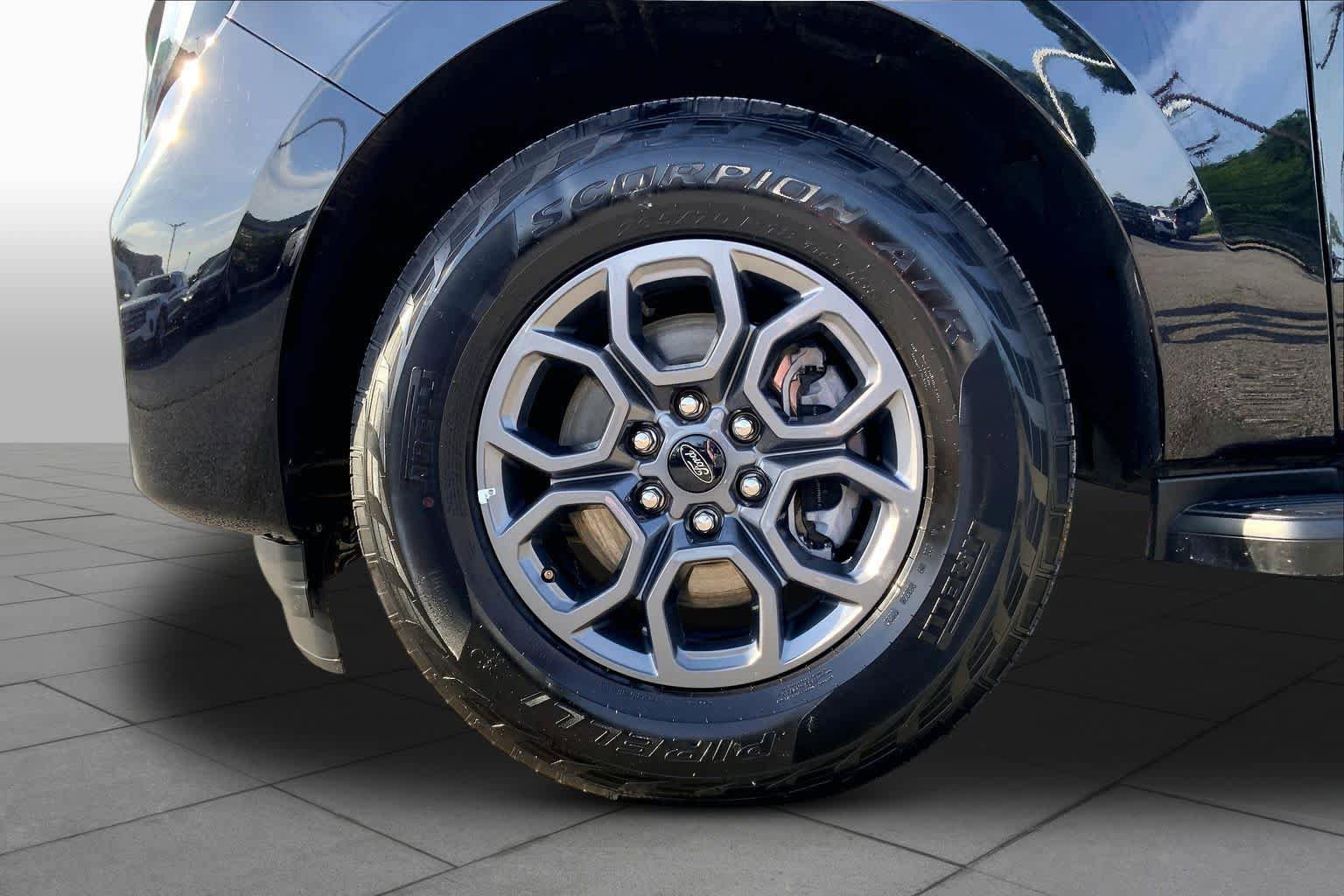 Certified 2025 Ford Expedition Active RWD image 11