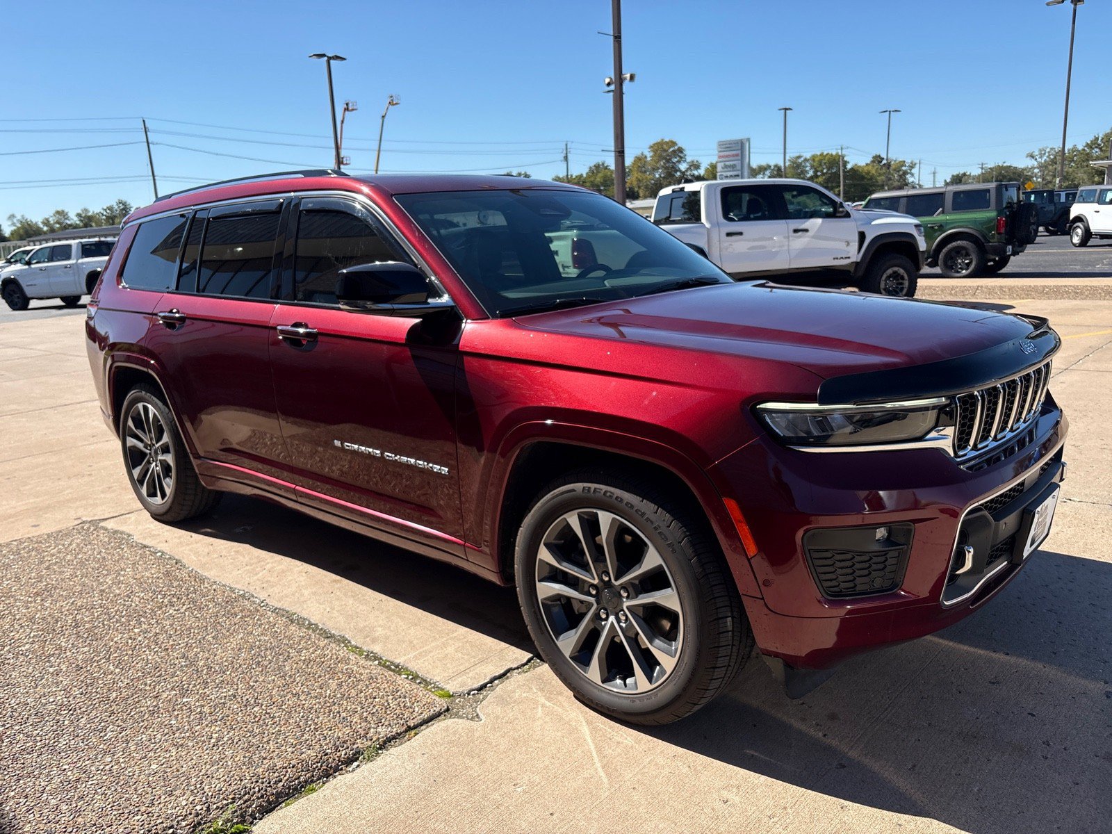 Used 2023 Jeep Grand Cherokee L Overland w/ Luxury Tech Group IV AWD/4WD image 25