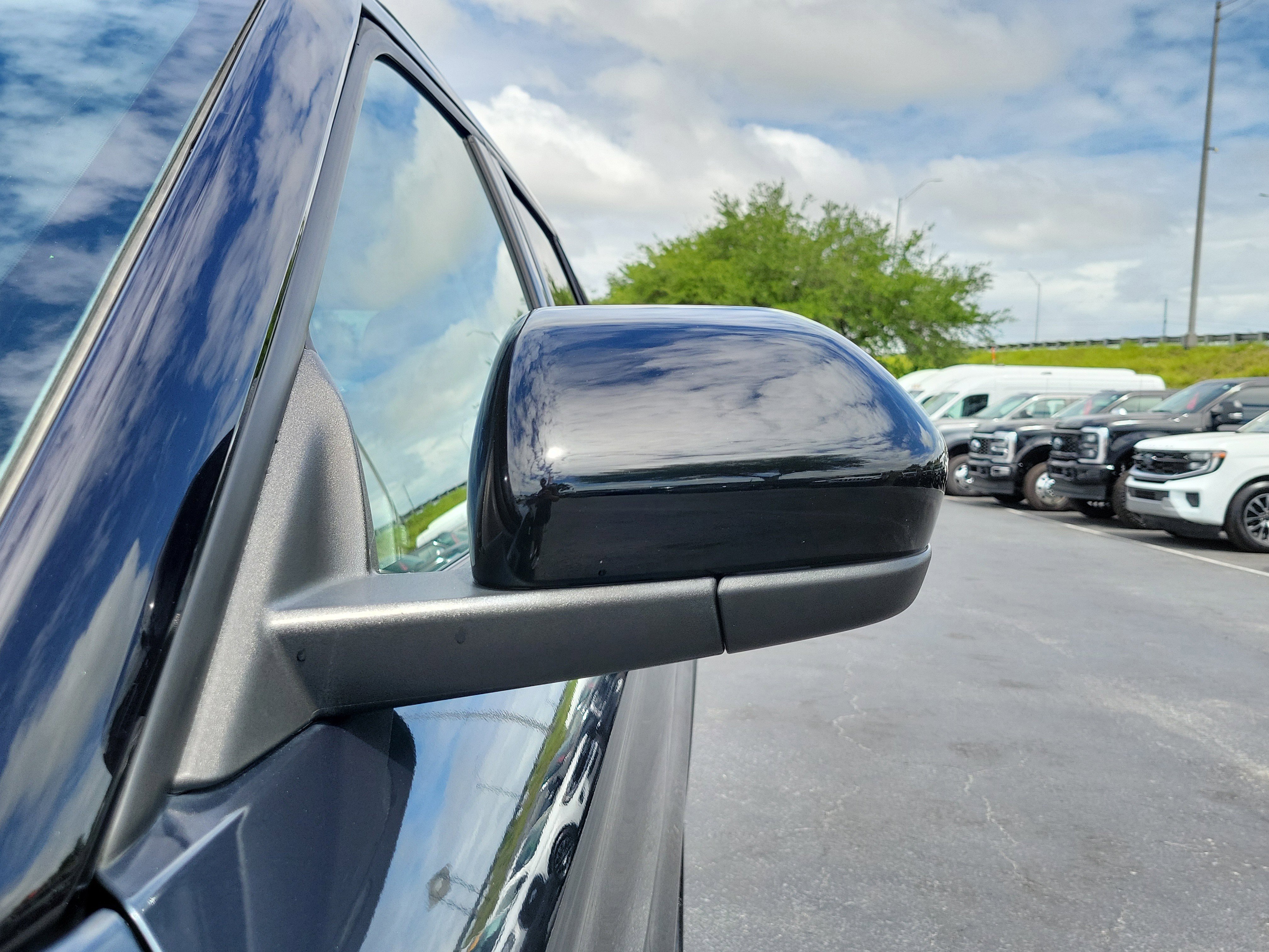 Certified 2022 Ford Explorer ST-Line w/ Class IV Trailer Tow Package image 7