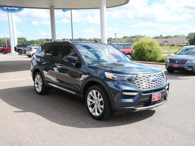 Certified 2022 Ford Explorer Platinum w/ Equipment Group 601A AWD/4WD image 3