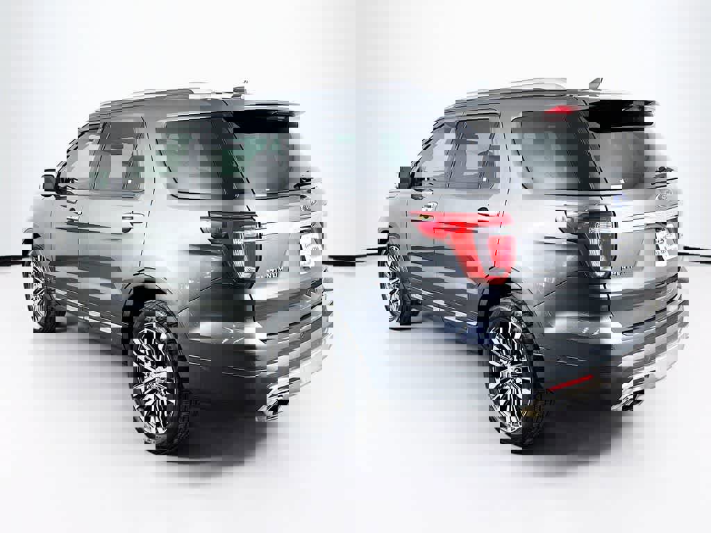 Certified 2017 Ford Explorer Platinum image 3