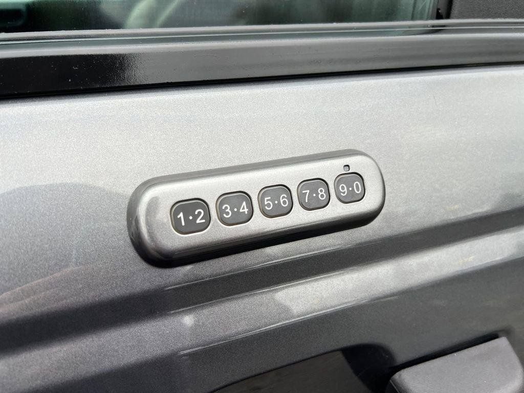 Certified 2022 Ford Bronco Wildtrak AWD/4WD image 10