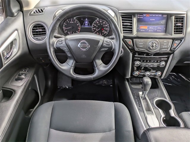 Used 2019 Nissan Pathfinder SV image 16