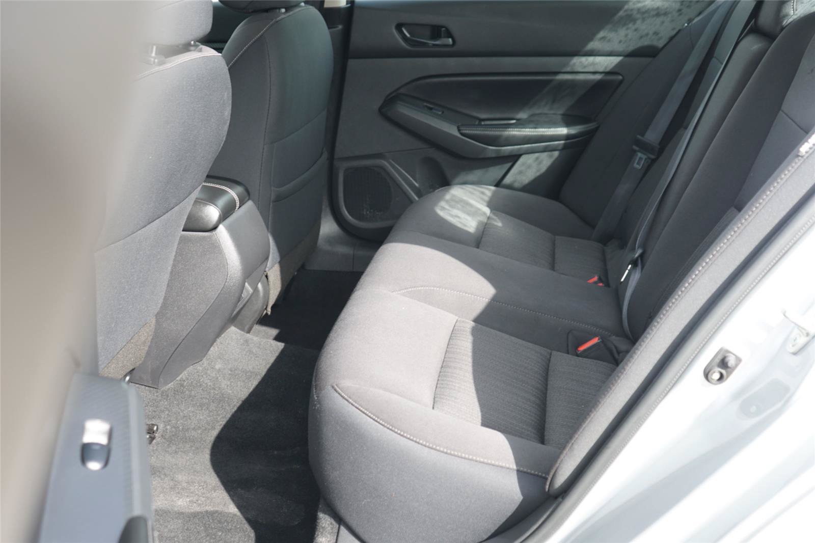 Used 2024 Nissan Altima 2.5 SV FWD image 23