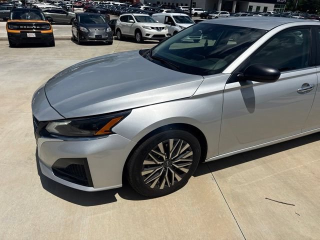 Used 2024 Nissan Altima 2.5 SV FWD video 2