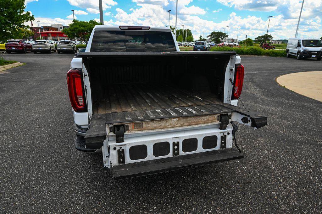 Used 2022 GMC Sierra 1500 SLT w/ SLT Convenience Package AWD/4WD image 17