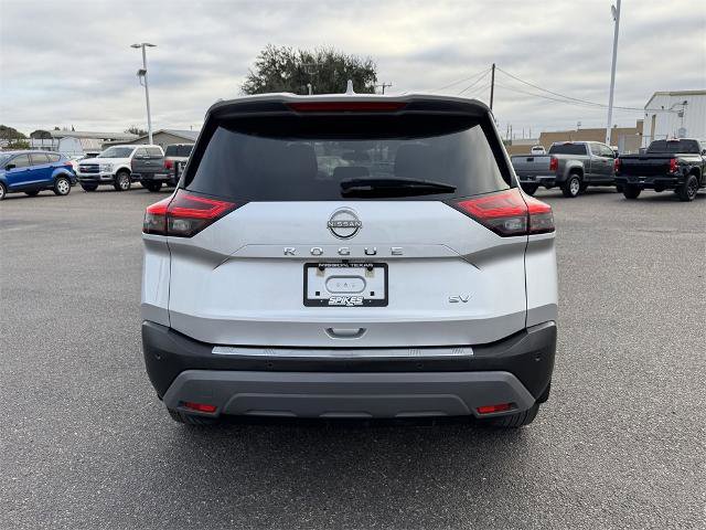 Used 2023 Nissan Rogue SV image 4