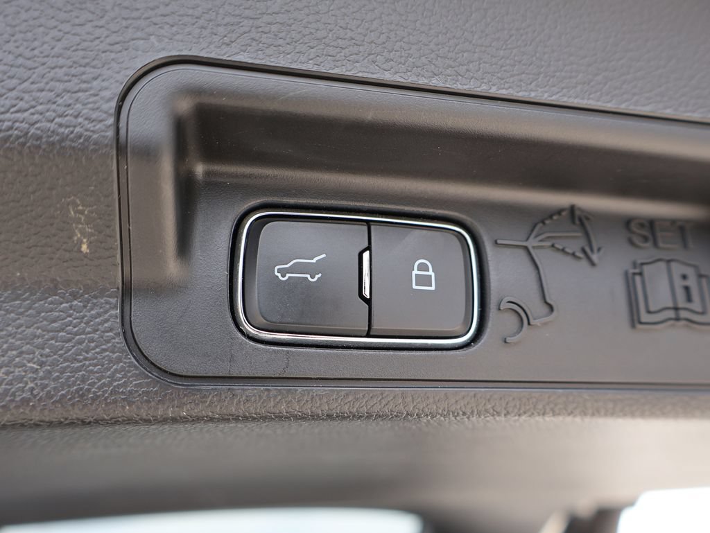 Certified 2023 Ford Explorer Limited AWD/4WD image 19