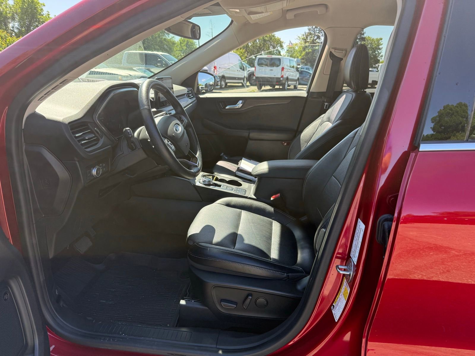 Certified 2020 Ford Escape Titanium image 11