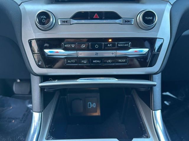 Certified 2022 Ford Explorer XLT w/ Equipment Group 202A image 20