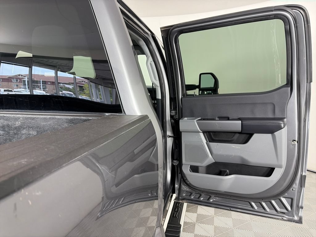 Certified 2025 Ford F250 XLT AWD/4WD image 27