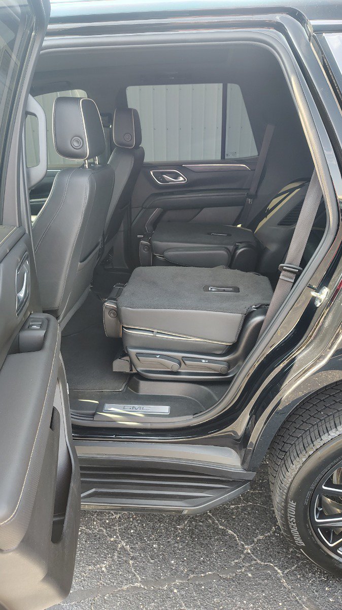 Used 2023 GMC Yukon SLT AWD/4WD image 20